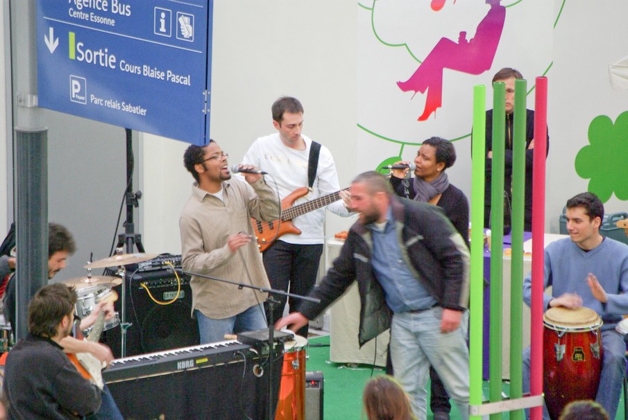 Evry Daily Photo - Concert Ebena Inauguration Gare Evry Centre 185.jpg